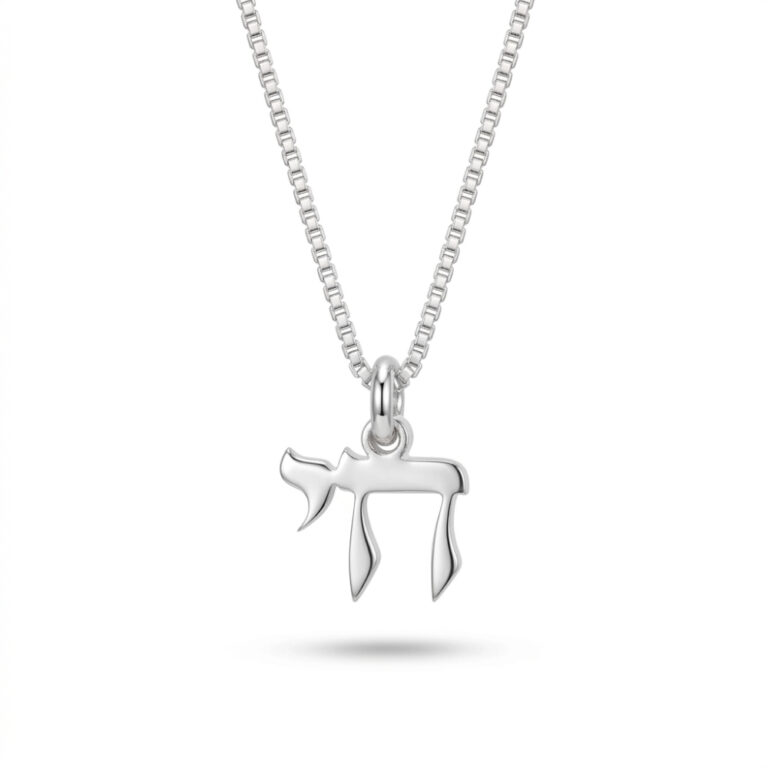 Mini Chai necklace in 925 sterling silver – dainty Hebrew Chai pendant on a box chain