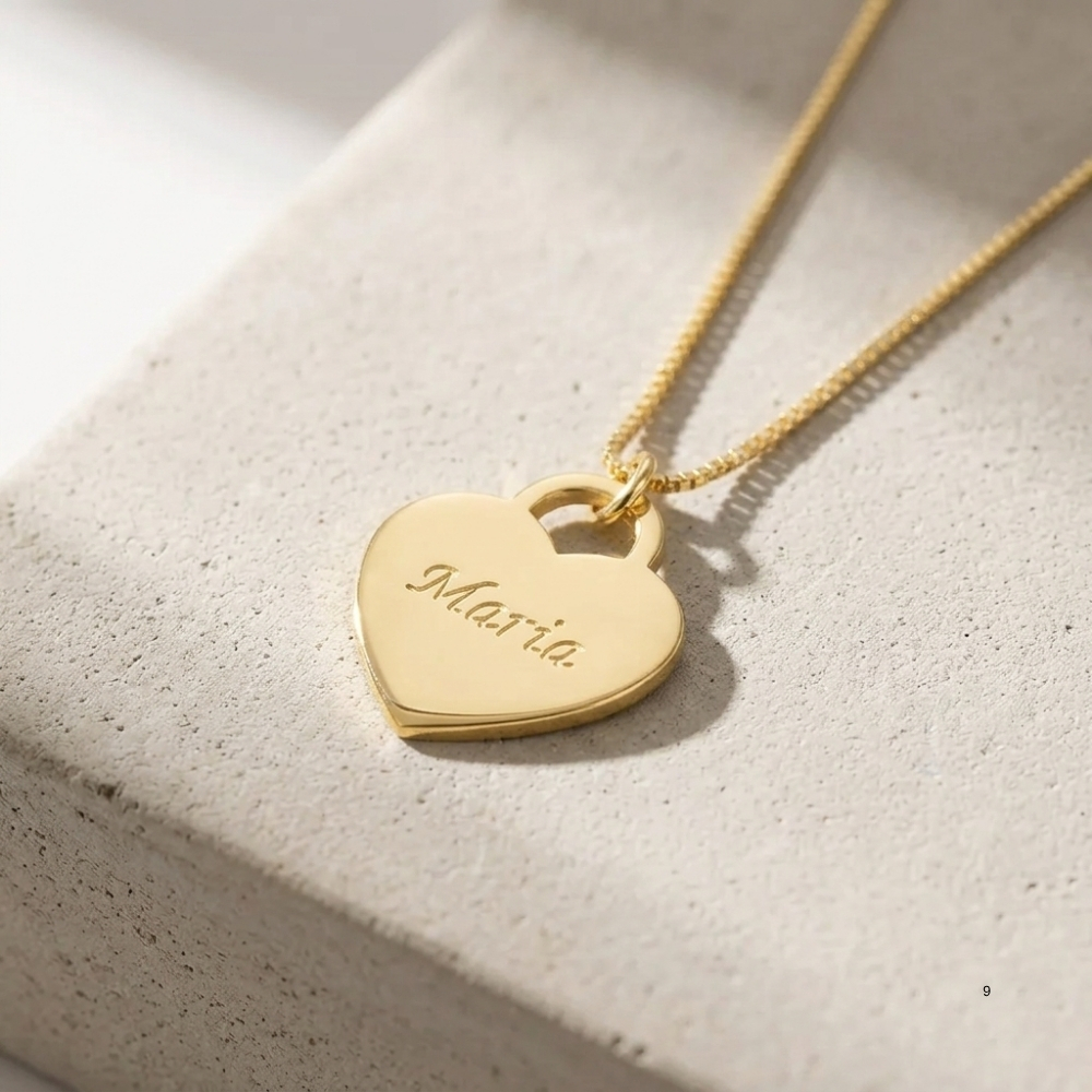 14K yellow gold heart necklace engraved with the name Maria